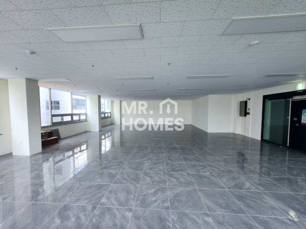 전북 전주완산구 효자동3가 도청인근 천장.바닥 깔끔한 사무실 임대 월세 매물번호 12600 사진 1