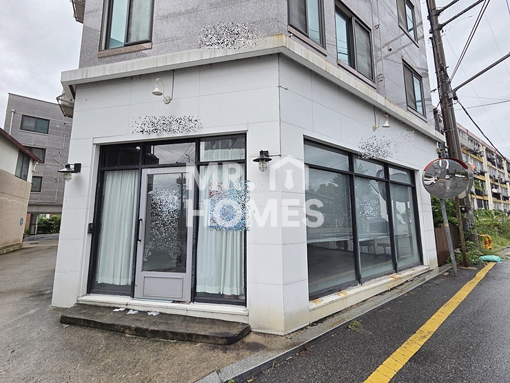 전북 전주덕진구 송천동1가 주1동 송천동 라이프아파트 입구 맞은편 도로변 1층 상가임대 월세 매물번호 13657 사진 1